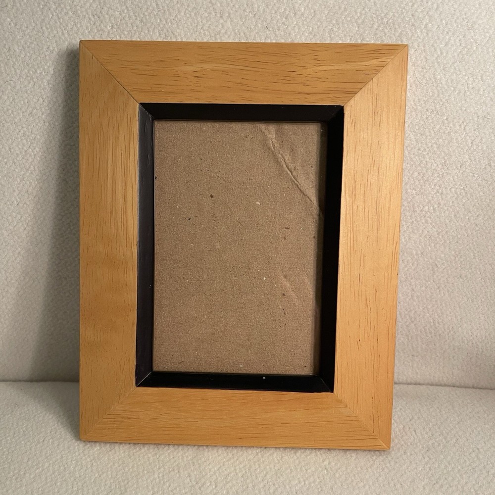 Light Wood Picture Frame W/ Black Interior Rim 3 1/2x 5” Stand Or Hang