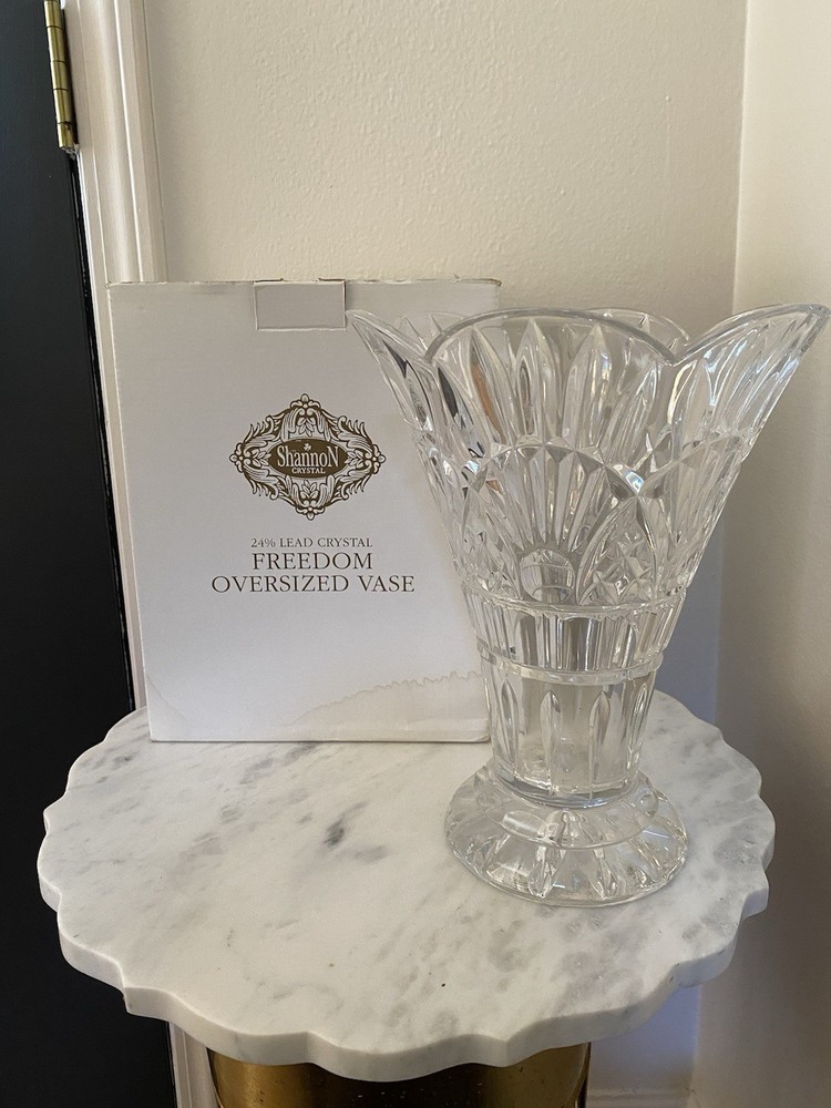 Vintage Shannon by Godinger 24% Lead Crystal Freedom Oversized Vase 10.5