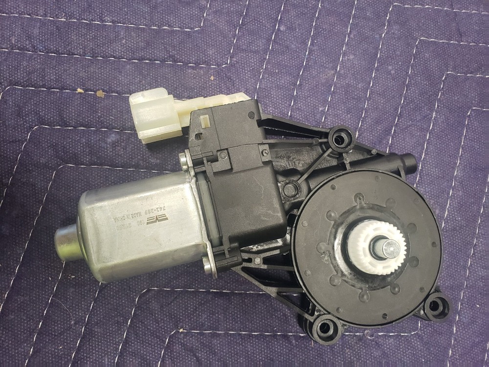 Front Right Power Window Regulator with Motor for Ford Focus 2012-2018 2 pin