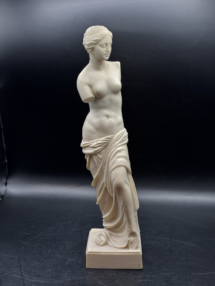 Venus de Milo Statue Greek Roman Goddess Aphrodite Sculpture Italy Art