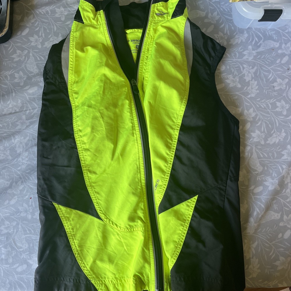 Brooks Nightlife Full Zip Vest Women's Small Neon Yellow Black Running LB1