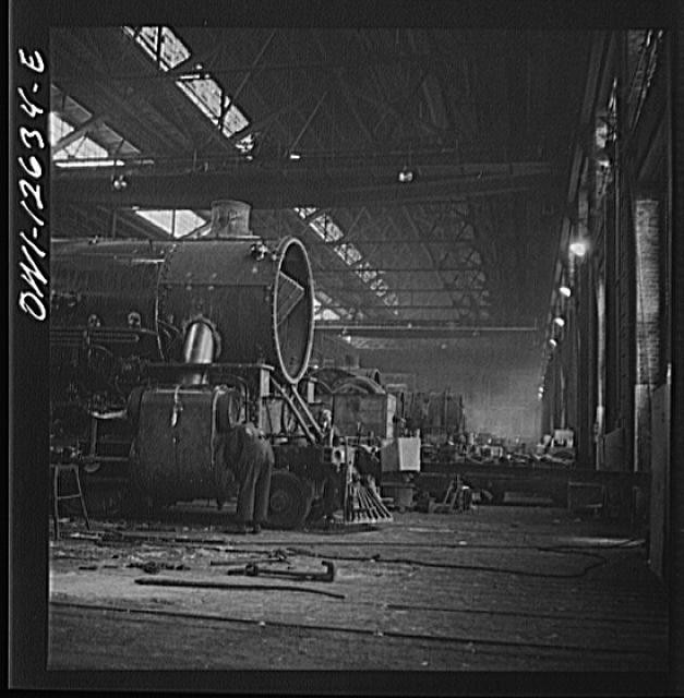 Chicago Illinois 1910s Chicago and Northwestern locomotive shop steam engine