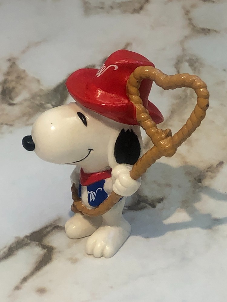 Vtg Peanuts Valentine's Day Snoopy with Heart Lasso PVC Cowboy Figure Whitman’s!