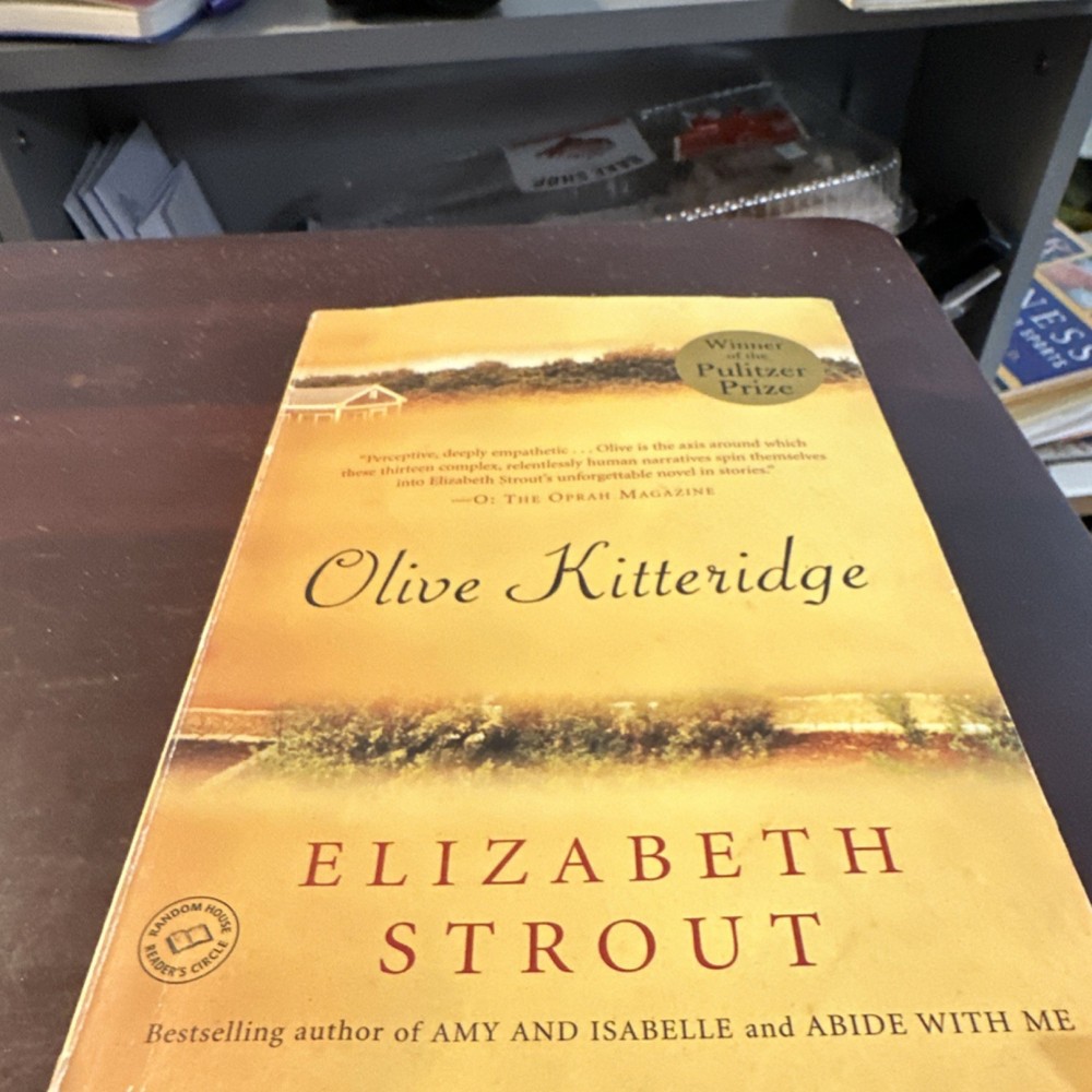 Random House Olive Kitteridge Elizabeth Strout Trade Paperback Fiction Pulitzer