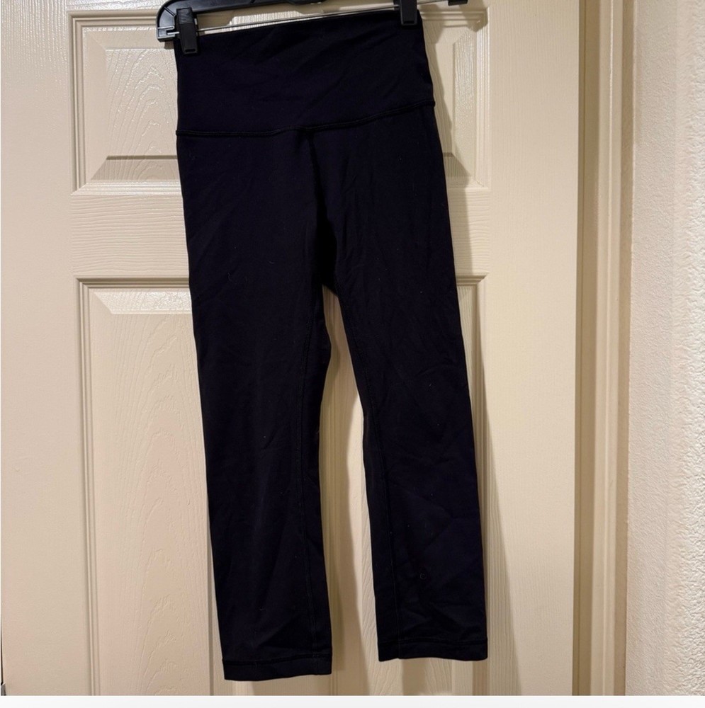 Lululemon Athletica Women's Black Cropped Leggings Size Size 4