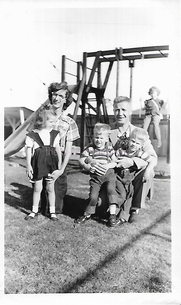 FOUND FAMILY PHOTOGRAPH Black  + White VINTAGE Original 45 40 Z