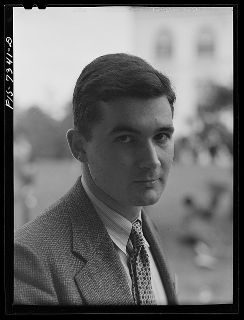 Photo:Unknown Man Portrait 1930s-1940s Suit Tie Black White Photo