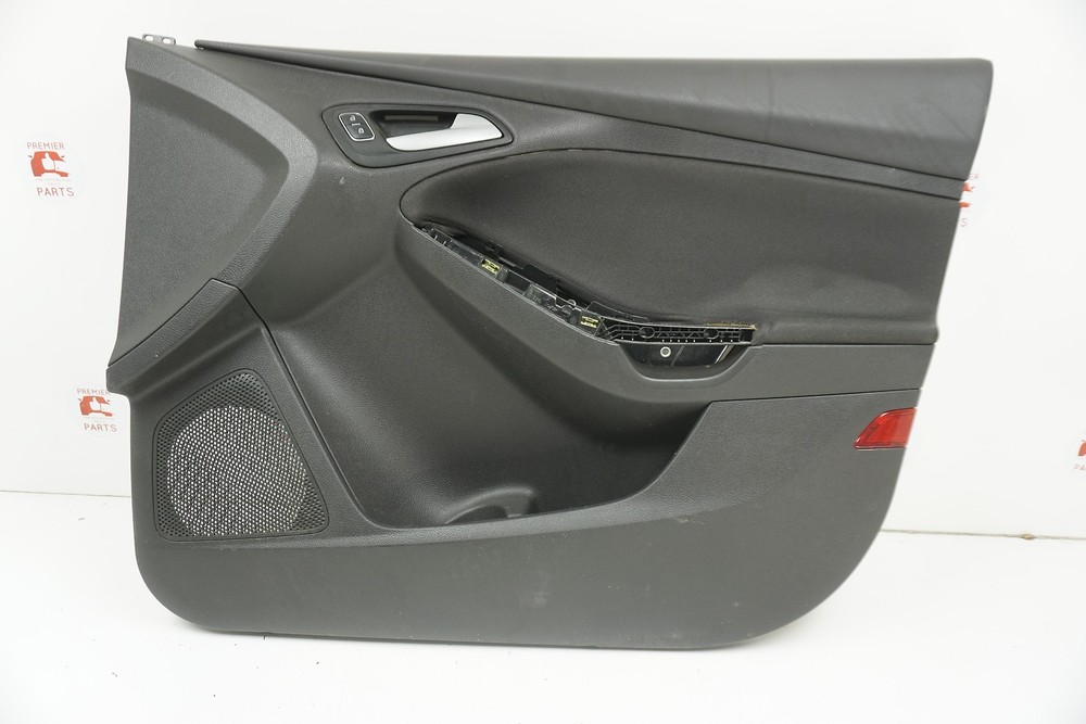 2015-2018 Ford Focus Front Right Door Trim Panel Used Oem (f1ez-5823942-bb) Rh