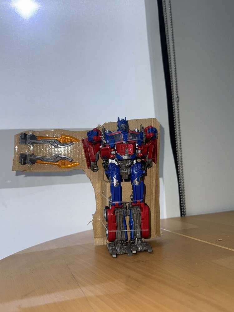 Transformers Studio Series #32 Voyager Optimus Prime Action Figure