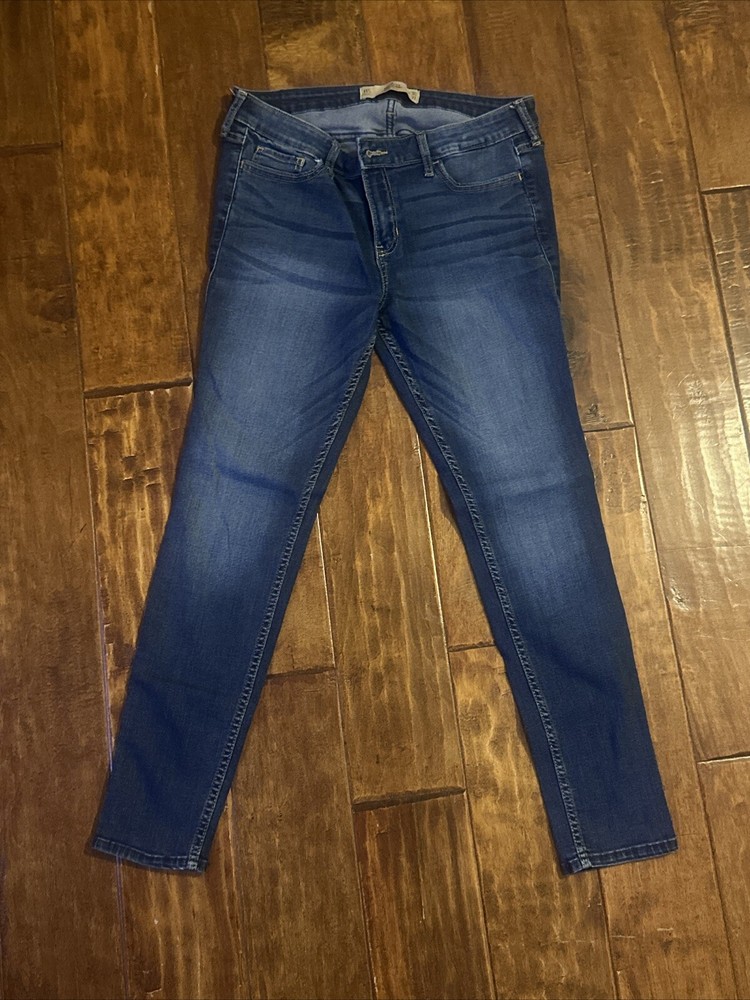 Super Skinny Low Rise Hollister Dark Wash Jeans Size 30x31 11S