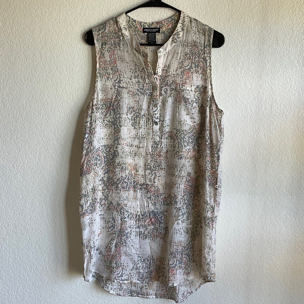 White and Gray Patterned Sleeveless Blouse tunic sheer xl boho casual