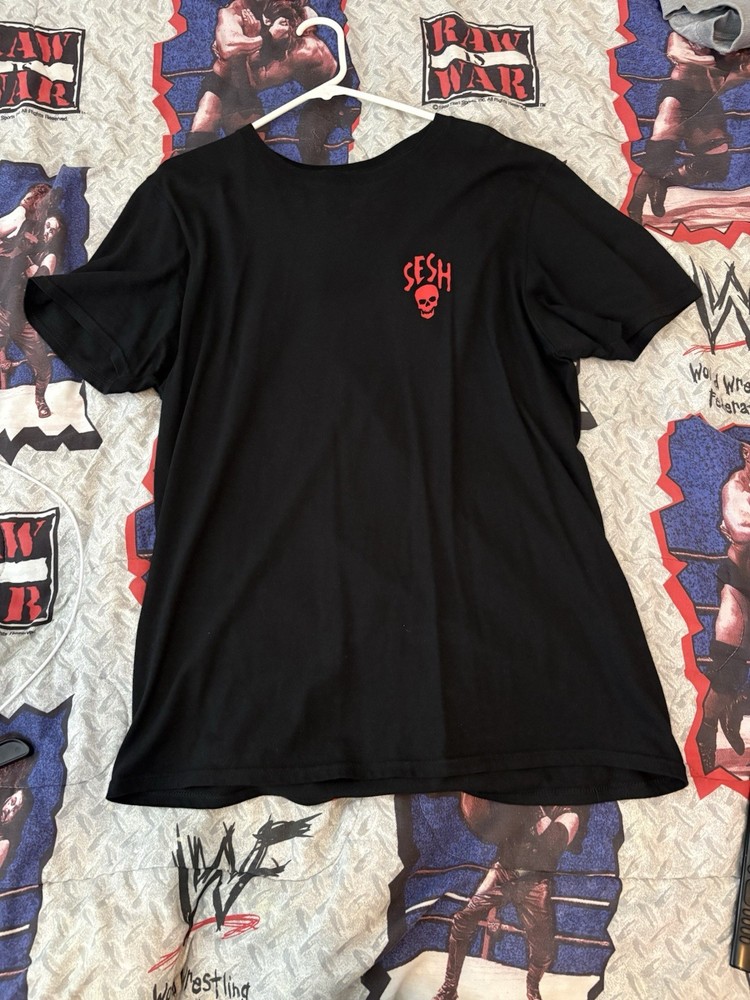 Team Sesh Bones Locally Owned And Operated Shirt size Men’s Large