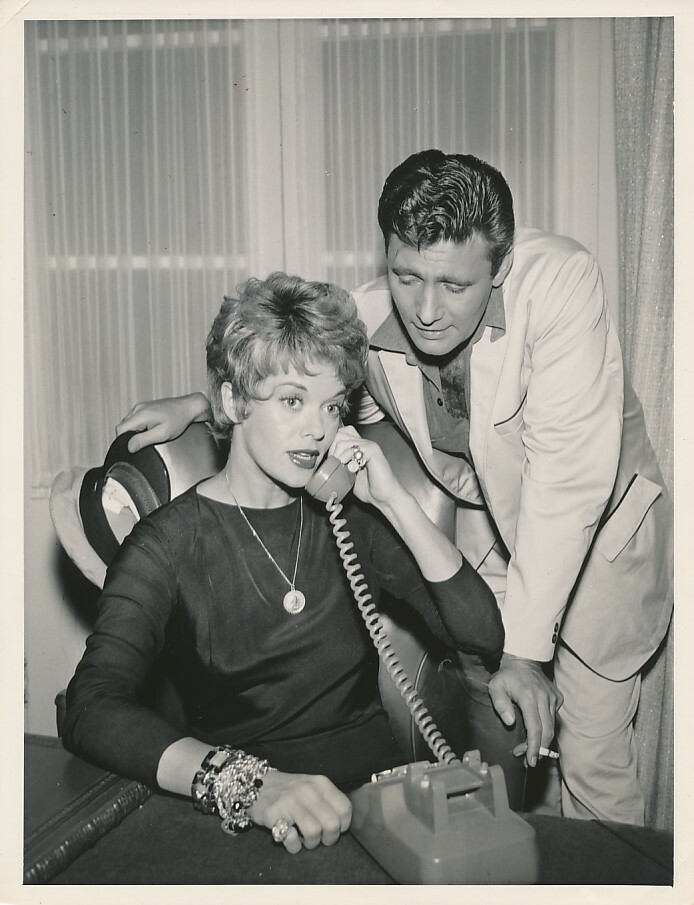 JANIS PAIGE HARRY GUARDINO CANDID Vintage WESTINGHOUSE DESILU PLAYHOUSE TV Photo