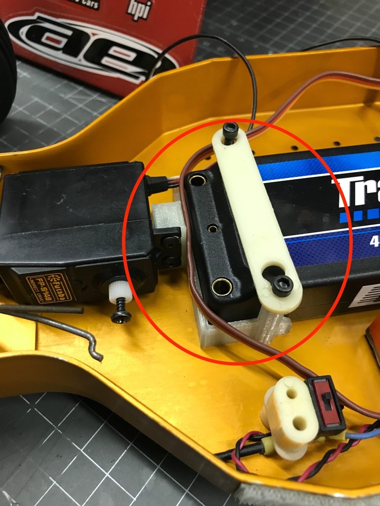TEAM ASSOCIATED RC10 SERVOPOST+ BATTERY HOLDER - High Quality