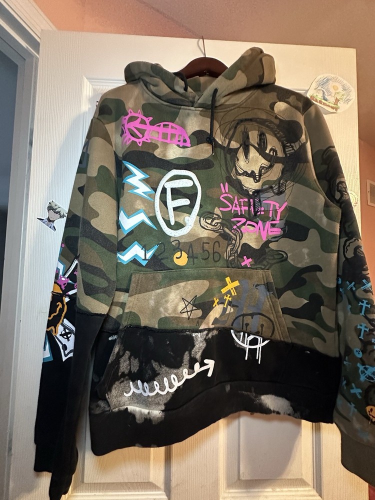 Smoke Rise Hoodie Camouflage Green “Safety Zone” Size L