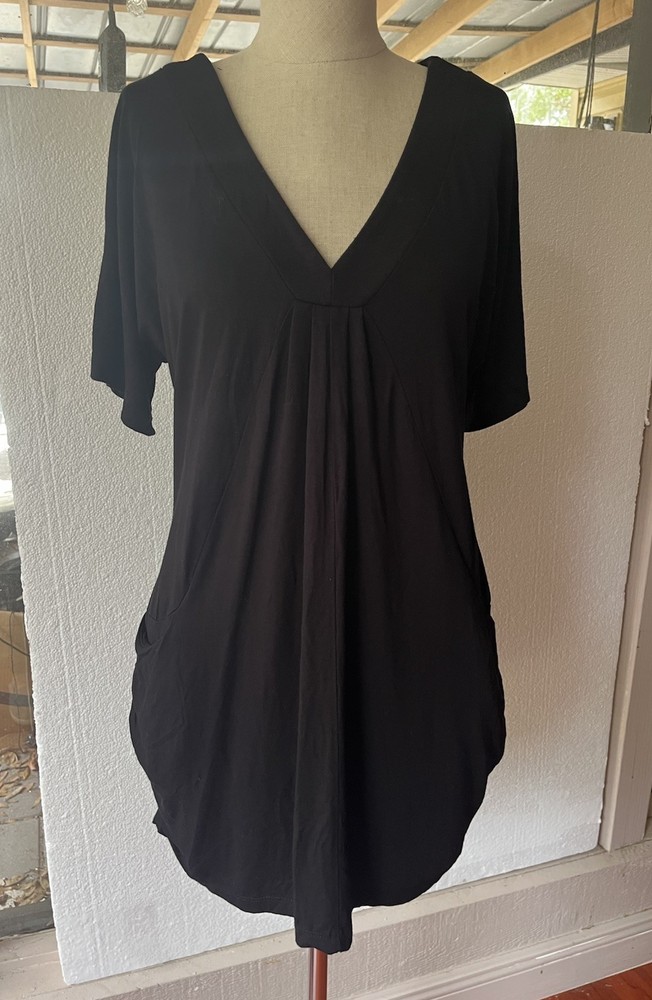 INC International Concepts Top Size Large Black Long Top With Pockets V Neck Top