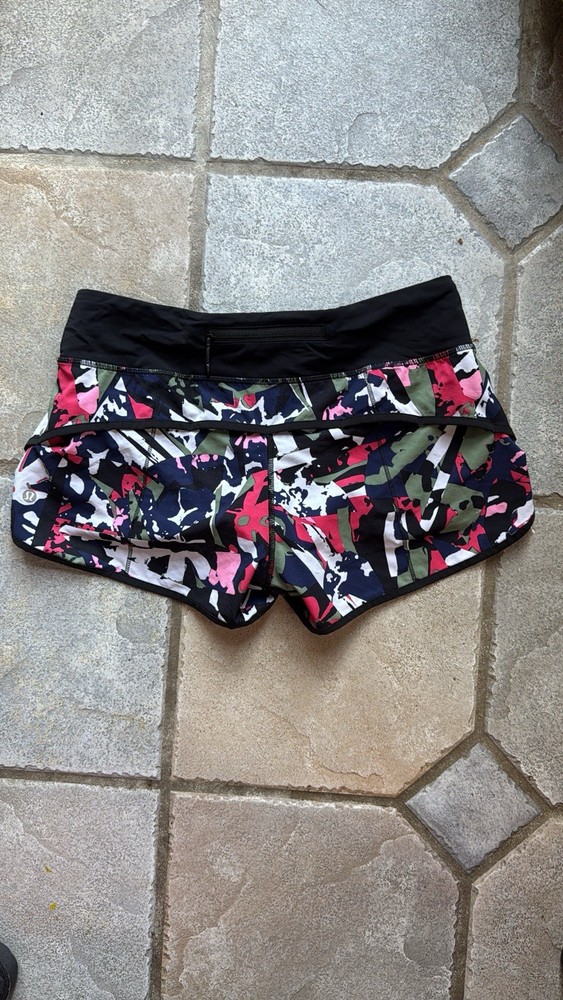 Lululemon Women's Speed Running Shorts Size 6, Multicolor