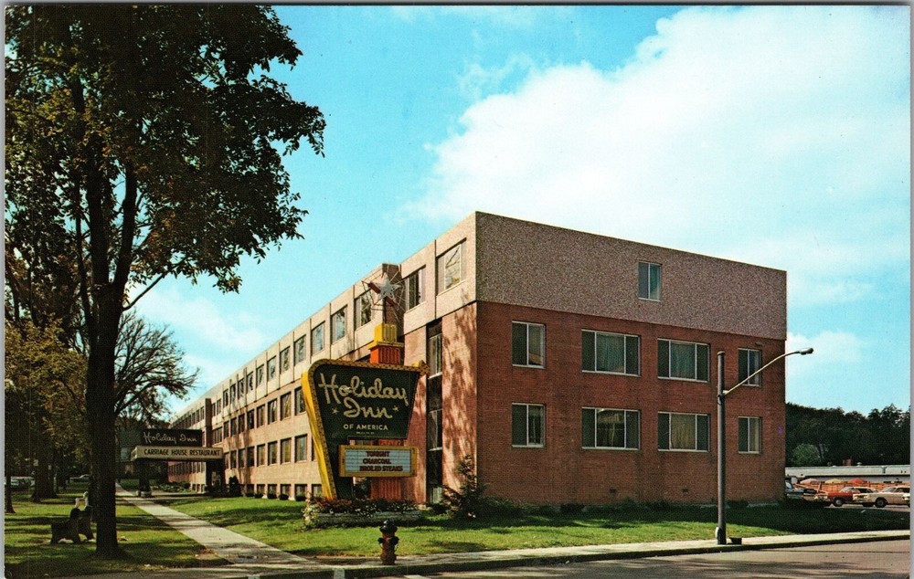 Watertown NY-New York, Holiday Inn, Exterior, Vintage Postcard