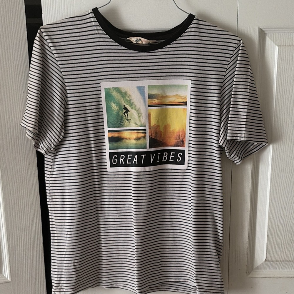 H&M Men's Size M White/Black Striped Surf Graphic Crew Neck T-Shirt