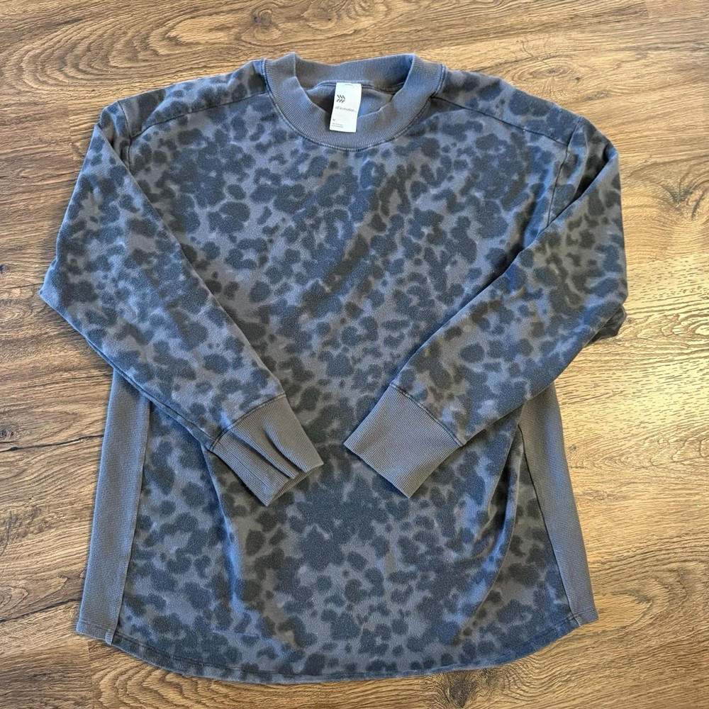 All In Motion Gray Pullover Sweatshirt Women's M Crew Neck Leopard Print Long S…