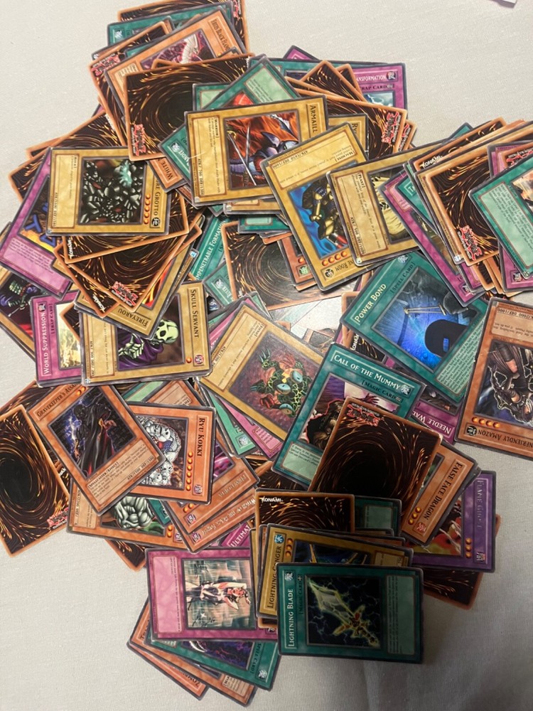 Lot of Yugioh Cards *FLAWS