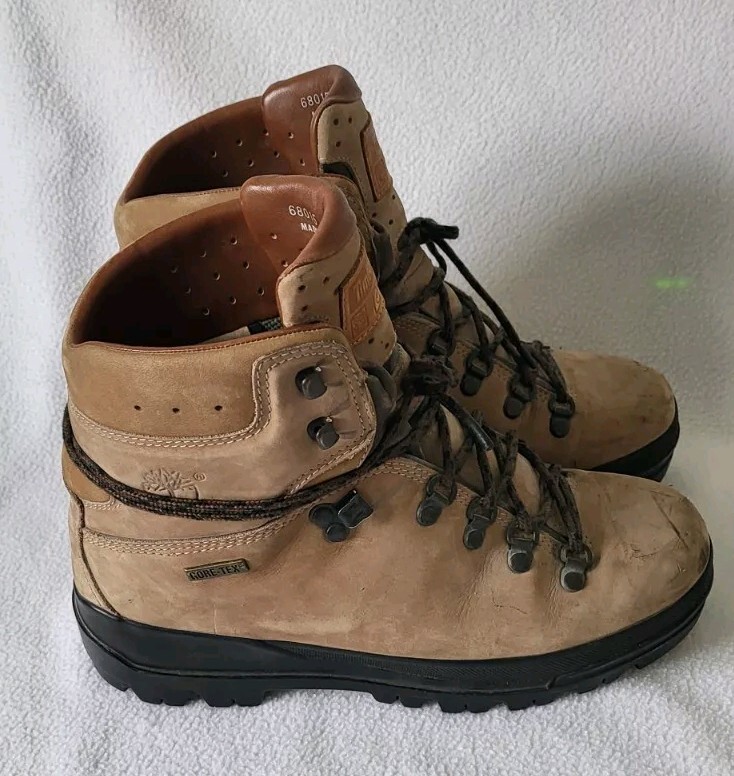 Timberland 8919 World Hiker Mens Boot Size US 8 GoreTex Vibram Soles 68015