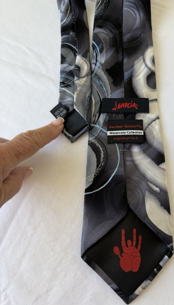 J. Garcia Men's Black Gray White Geometric Abstract 100% Silk Woven Tie