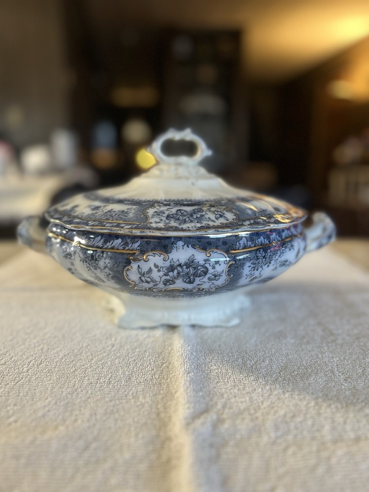 Rare 1800’s Vintage Wedgewood Victorian Antique Flow Blue Soup Tureen