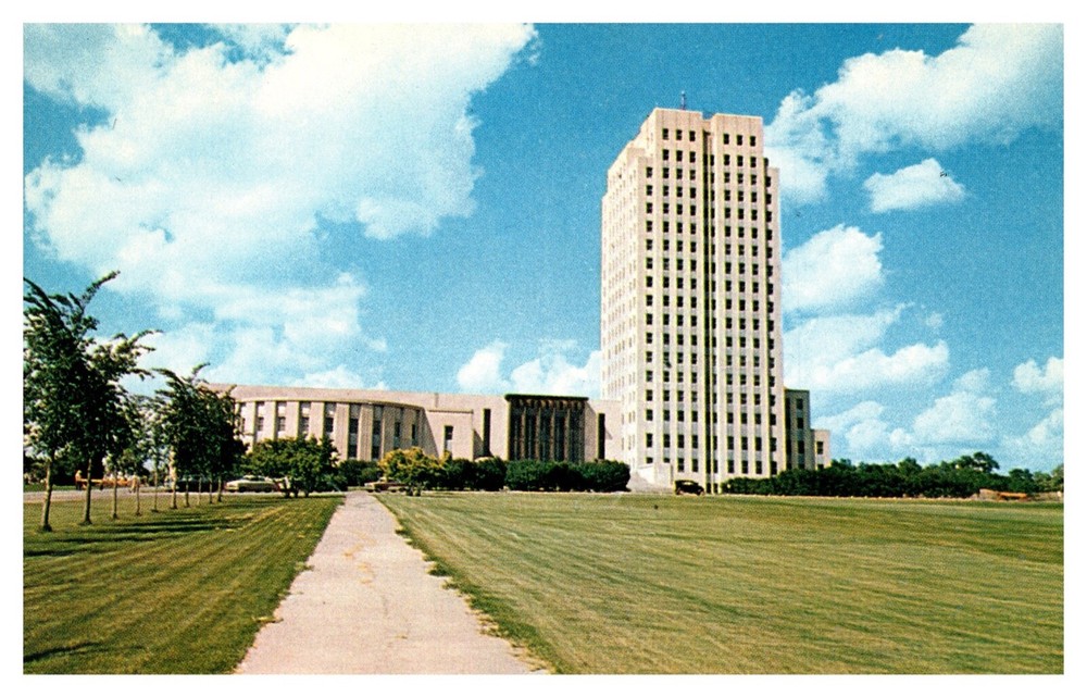Bismarck ND North Dakota 48 State Capitol Building Chrome Postcard