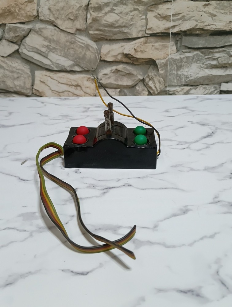 American Flyer XA10698 S Gauge Dual Lighted Switch Controller Wired