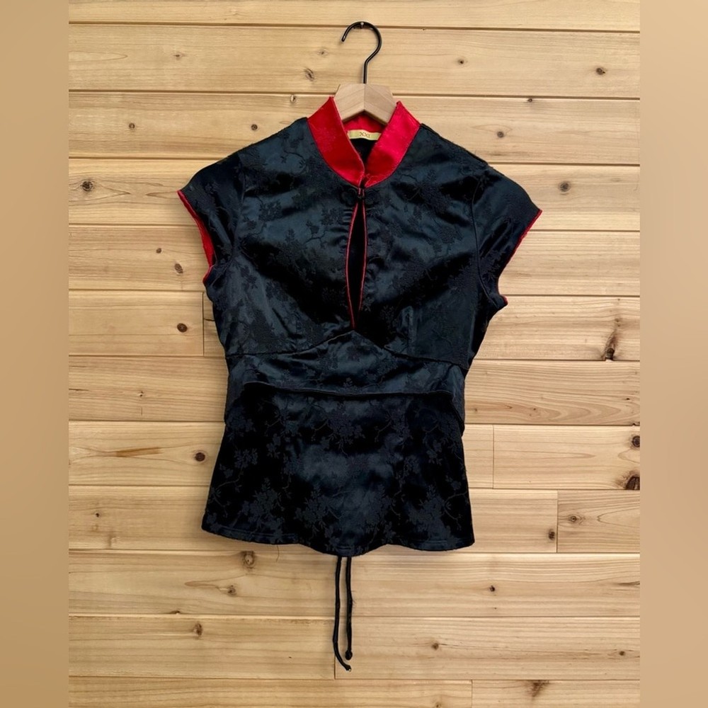 Vintage Y2K XS Red Black Cheongsam Floral Pattern Asian Style Tie Back Blouse