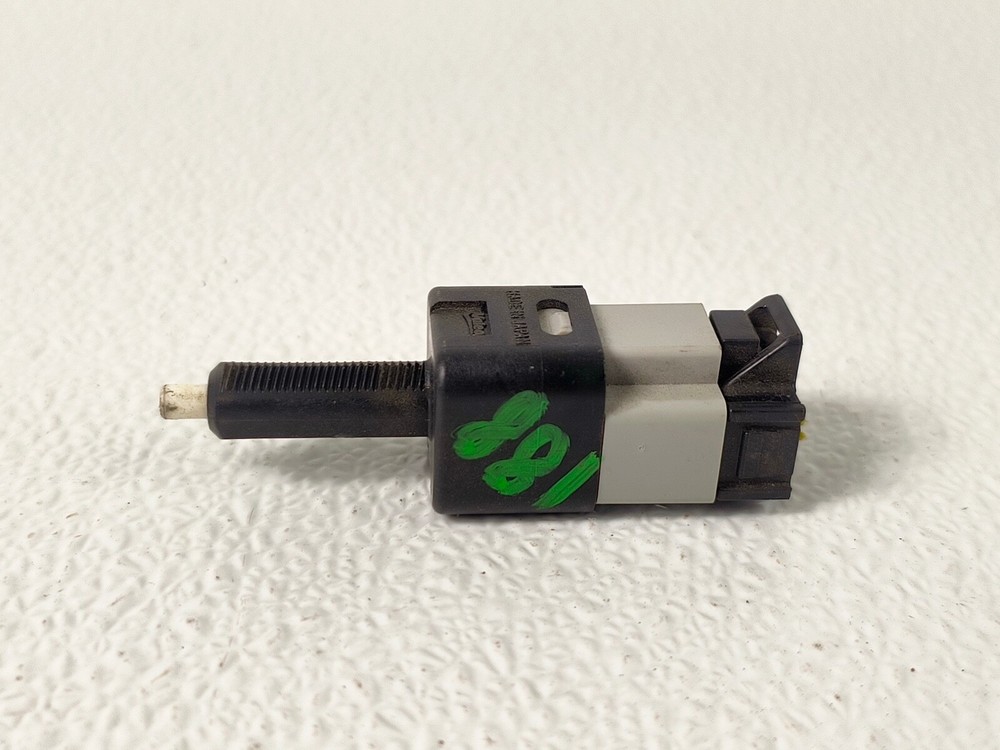 Nissan Pathfinder Brake Pedal Stop Light Switch Sensor OEM 2013-2020