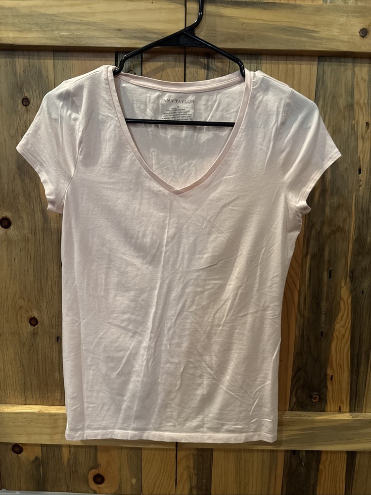 Excellent Condition Siz S Ann Taylor Light Pink V-Neck Short Sleeve T-Shirt (2I)