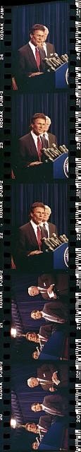 Photo:Tom Daschle 1997 Campaign Finance Press Conference McCain-Feingold