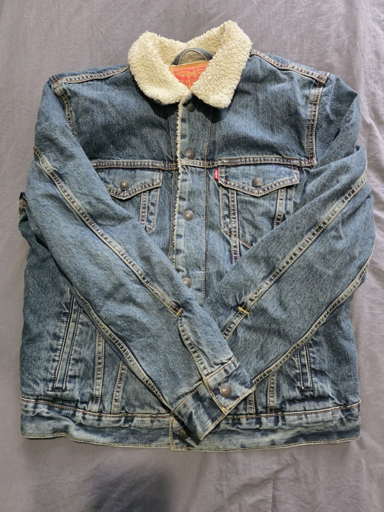 Mens Levis Cherpa Jeans Jacket Size Medium Nice Wash