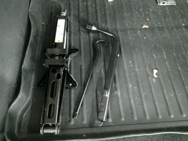 TERRAIN   2014 Jack 104496556 NO FOAM TRAY NO SPARE TIRE