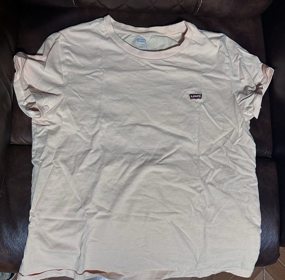 Levi's Women's Size S Perfect Crewneck Tee Shirt Peach Bloom NWT
