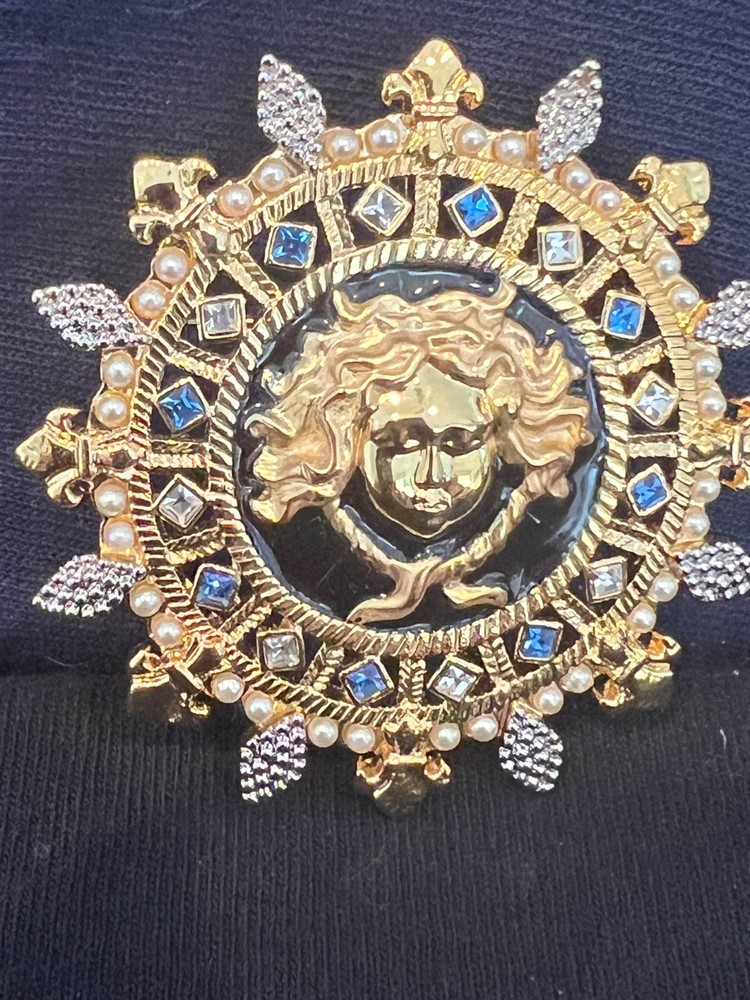 Brooch Pin Splendors of Versailles Goddess Museum Repo