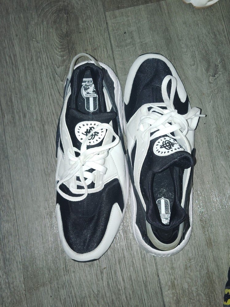 Nike Harache Black And White Running Shoes Mens Size 12