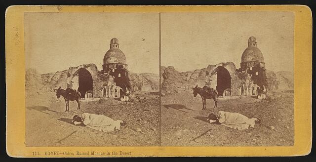 Photo:Egypt - Cairo, ruined mosque in the desert
