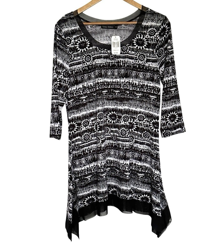 NWT Casual Express Tunic Women’s Medium Black White Geometric Boho 3/4 Sleeve