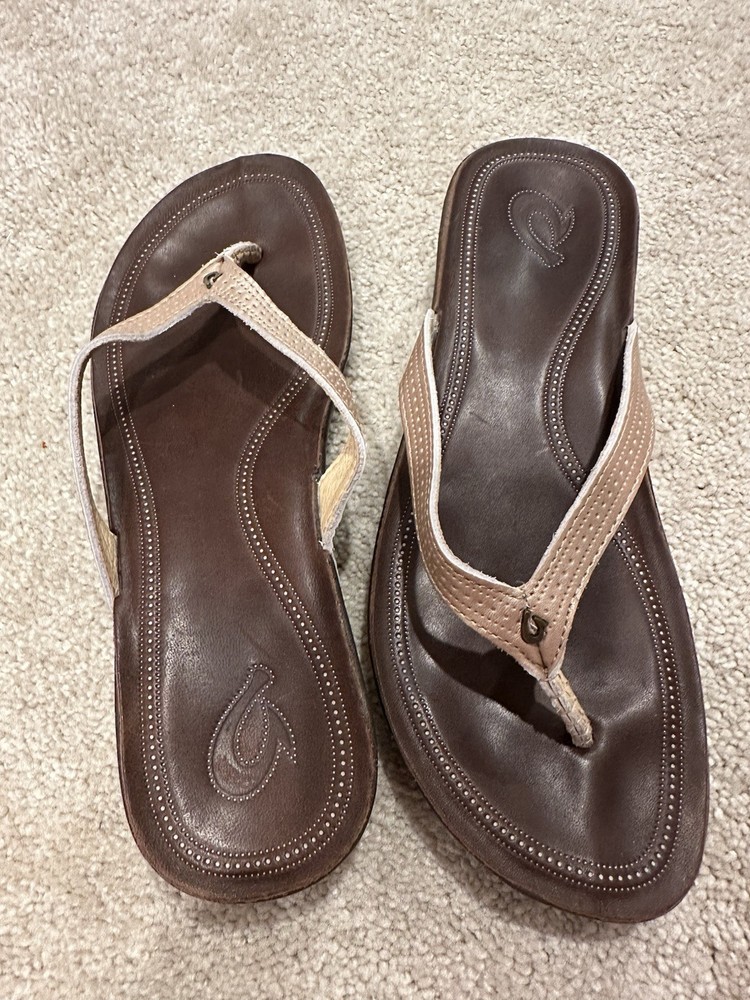 OluKai Womens Ola Leather Wedge Flip Flops Size 9 Brown Beach Sandals with Logo