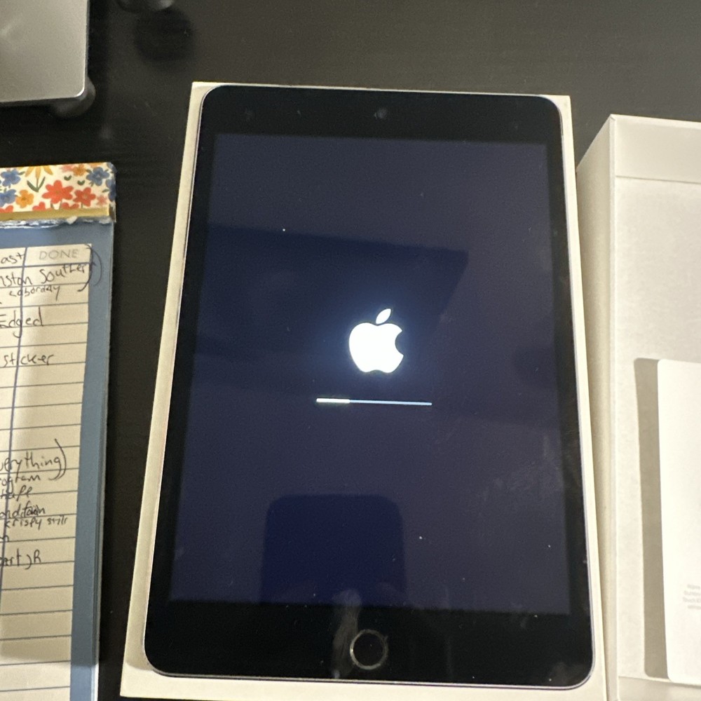 Apple iPad Mini 4 128 GB Space Grey w/ Case & Original Box Preowned Bundle