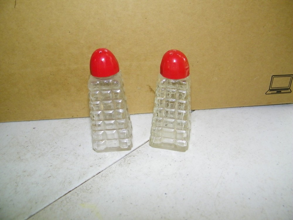 Vintage collectible salt and pepper shakers red top classic glass shakers
