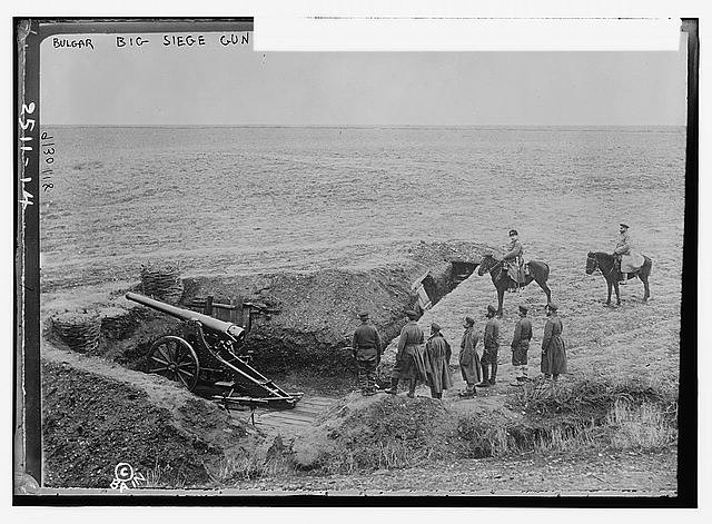 Bulgar Big Siege Gun,artillery,people,horses,1910-1915,Bain News Service