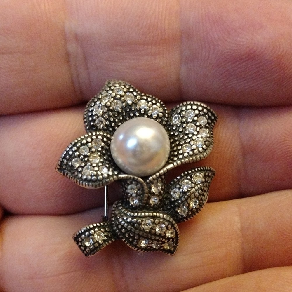Vintage Silver Tone Rhinestone Faux Pearl Flower Brooch Pin Costume Jewelry