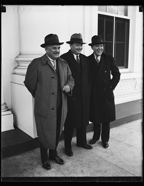 Photo:Washington D.C. White House Men Portrait 1934 Hats Overcoats