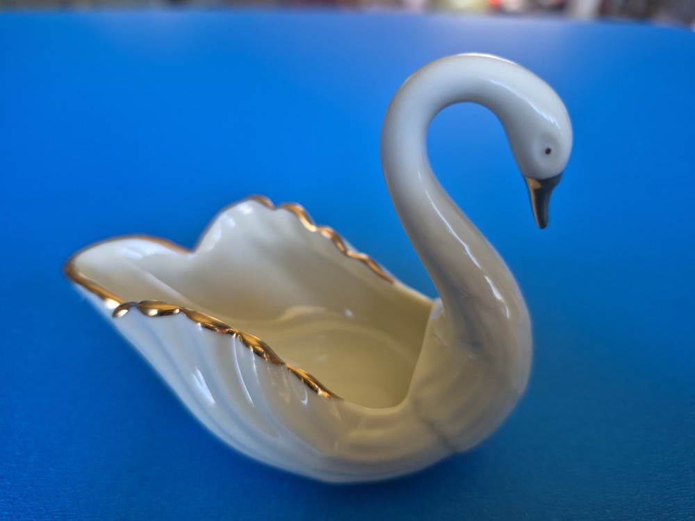 Vntg. Lenox Swan Ivory color Gold Trimmed 3