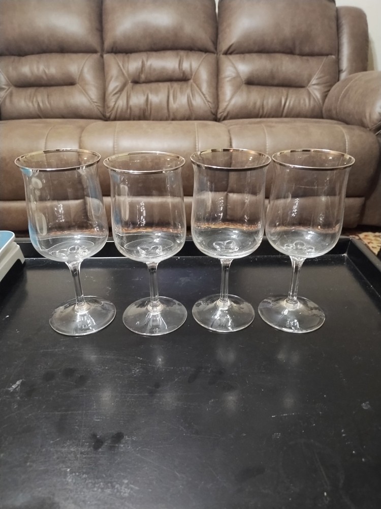 4 Lenox Crystal Desire with Platimum Trim. 7 1/8