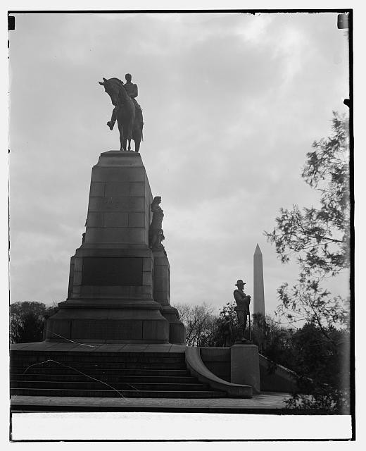 Photo:Sherman Statue Washington Monument Washington DC 1926